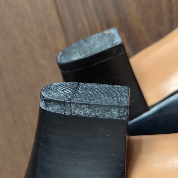 Salvatore Ferragamo Bow Pumps - Picture 11 of 11